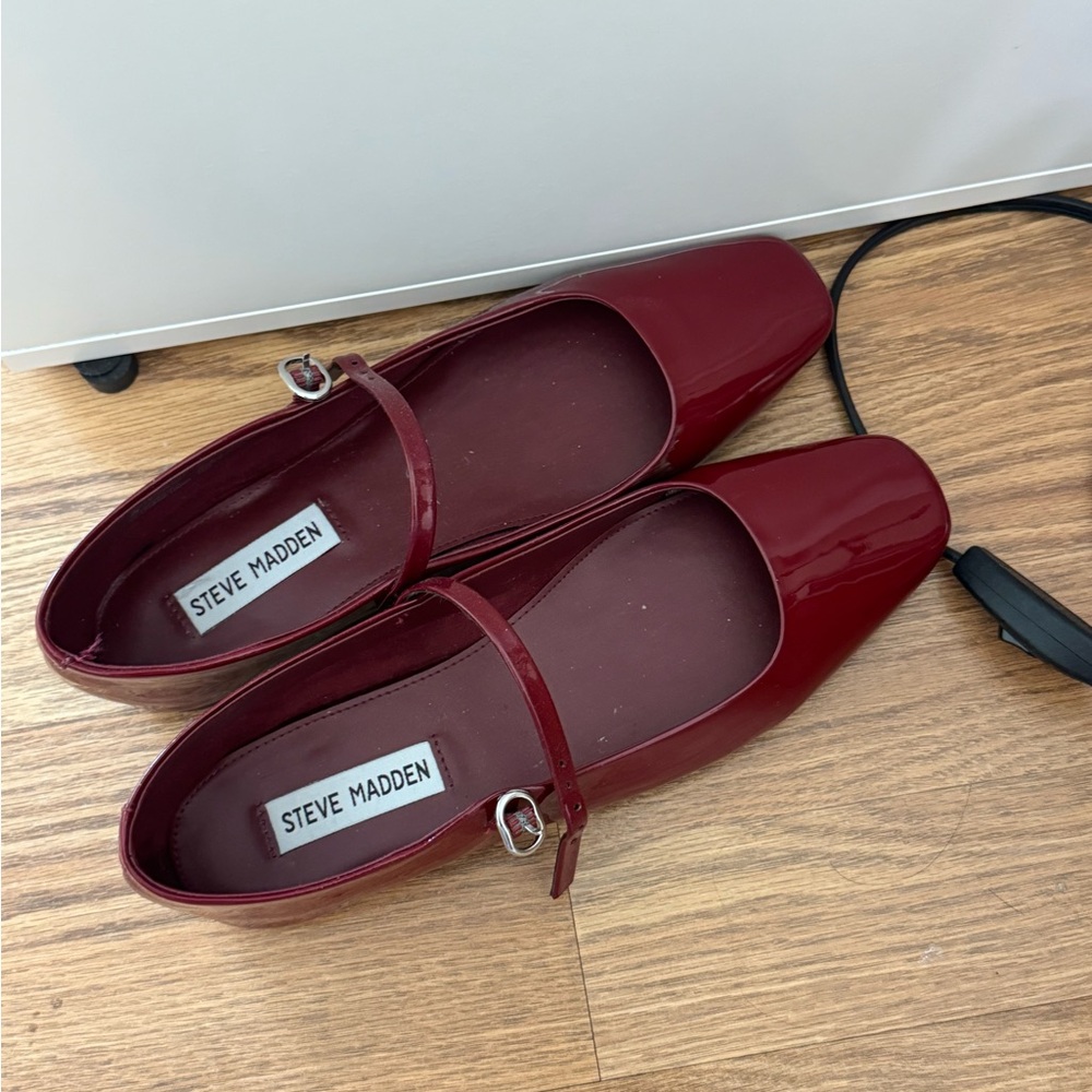 Steve Madden Women's Burgundy Flats